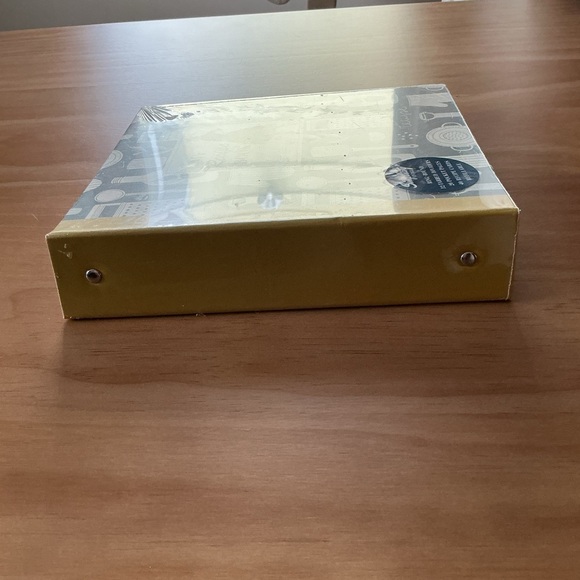 Simplicity Vintage Recipe Cards and Organizer - Yellow and Blue - Picture 6 of 7